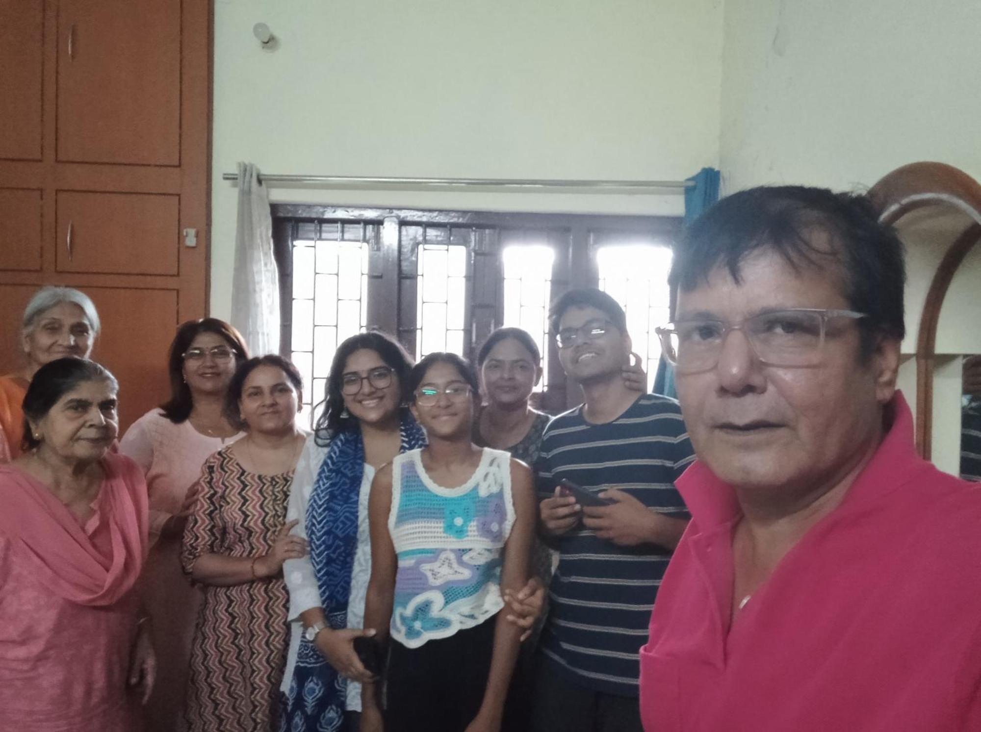 Shanti Niketan Hostel And Homestay Варанаси Екстериор снимка